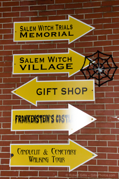 083 Halloween Night In Salem 2019