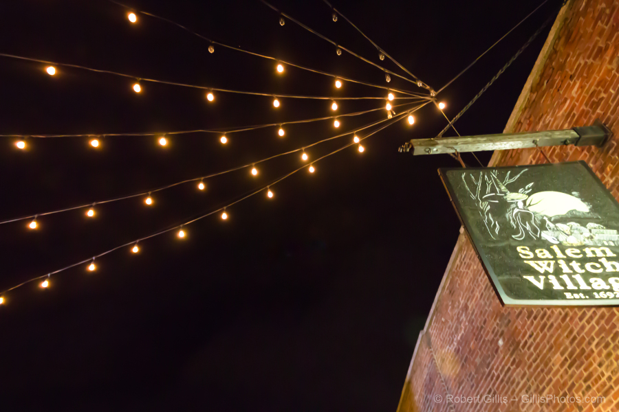 084 Halloween Night In Salem 2019