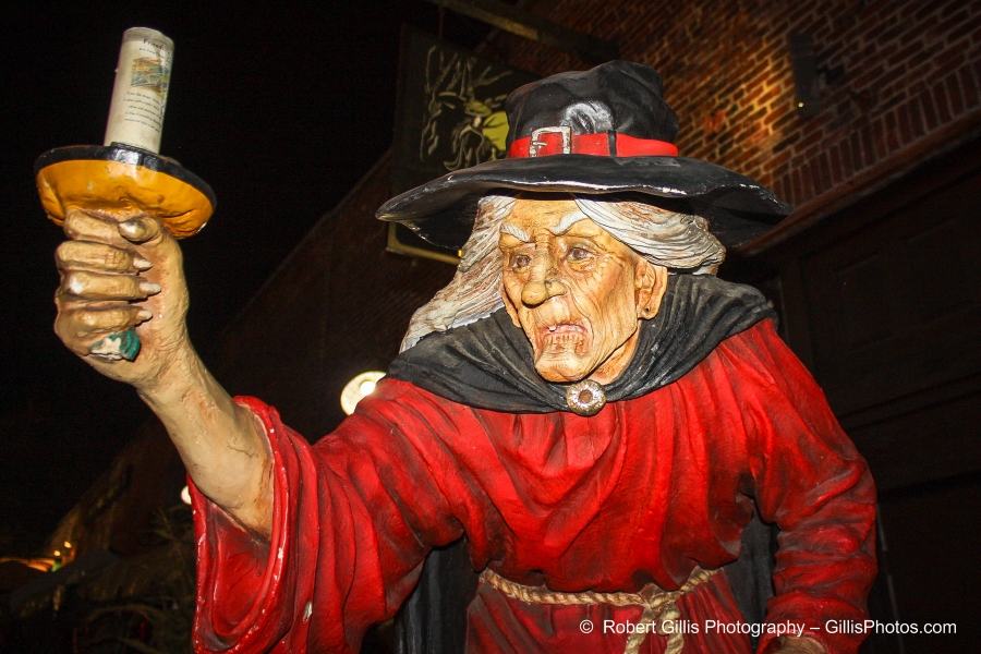 12 Salem Halloween Witch Statue