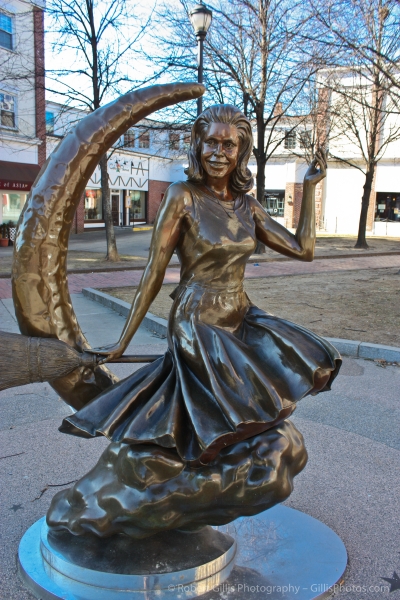 10 Salem - Bewitched Elizabeth Montgomery TV Land Statue in Lappin Park Salem
