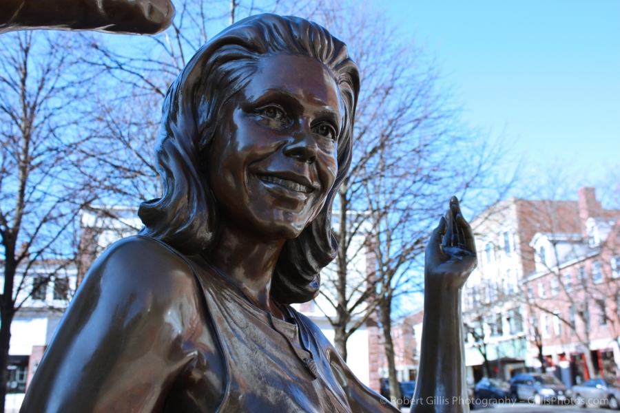 11 Salem - Bewitched Elizabeth Montgomery TV Land Statue in Lappin Park Salem
