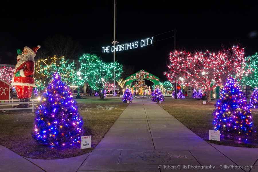 01 Taunton - Christmas Display on Taunton Green