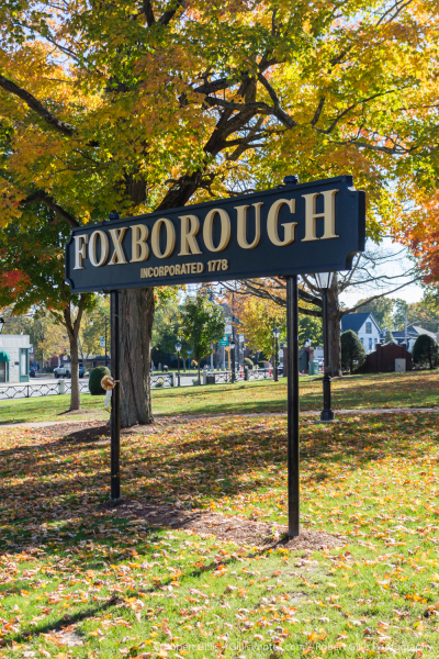 105 Foxboro - Autumn on the Common - Sign