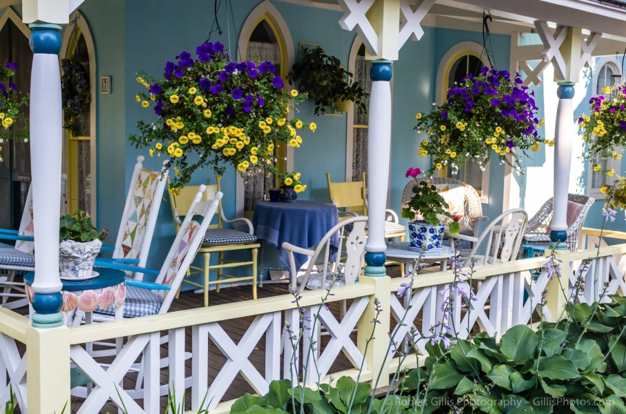 19 Marthas Vineyard - Gingerbread House - Table Settings
