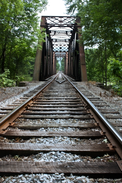08 Glen - Railraod tracks