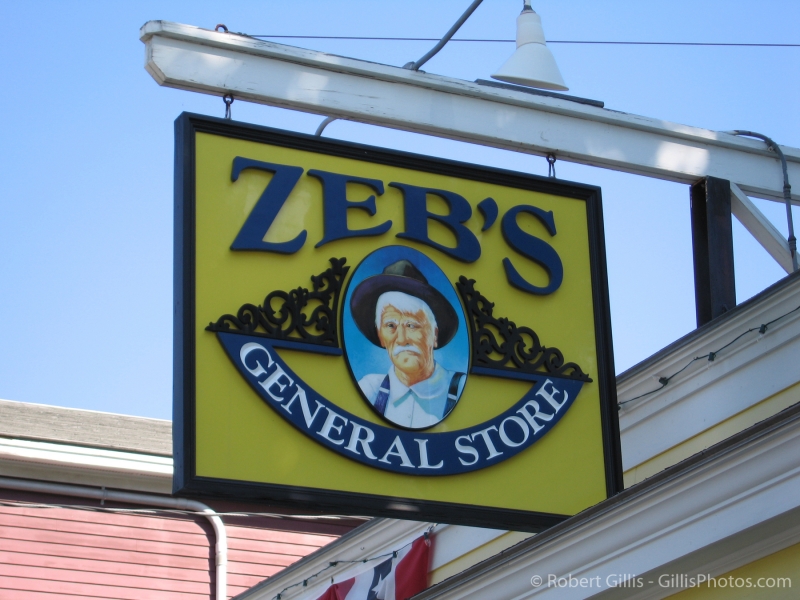 004-North-Conway-Landmarks-Zebs