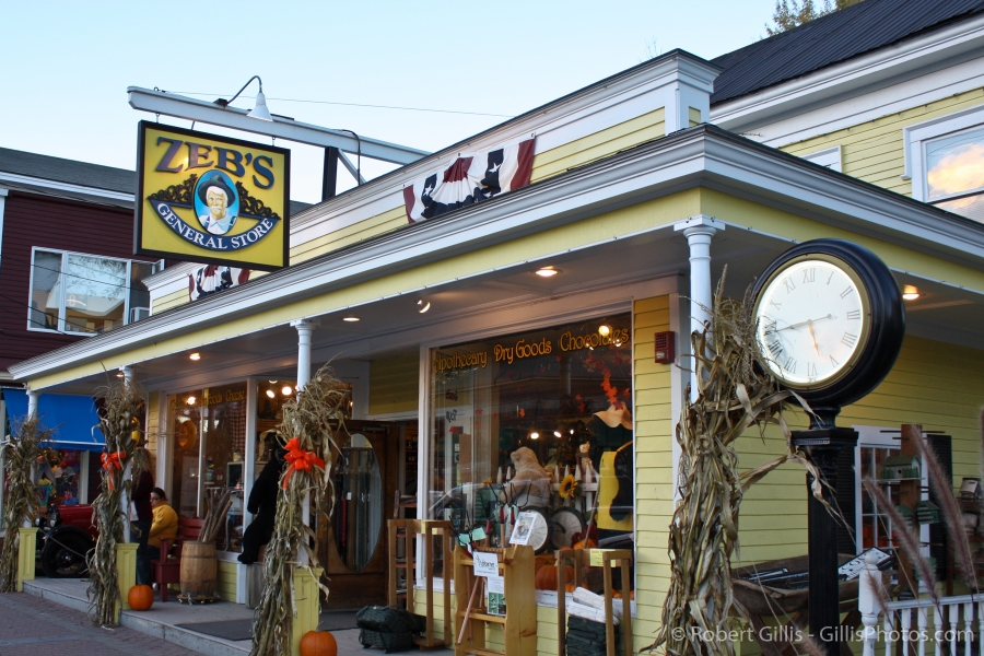 012-North-Conway-Landmarks-Zebs-Front