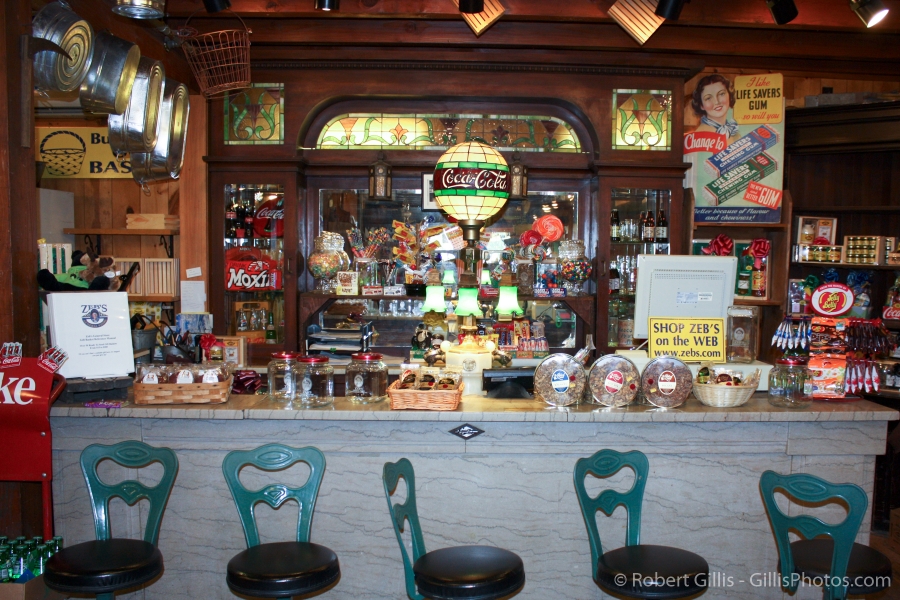 021-North-Conway-Landmarks-Zebs-Soda-Fountain-Counter