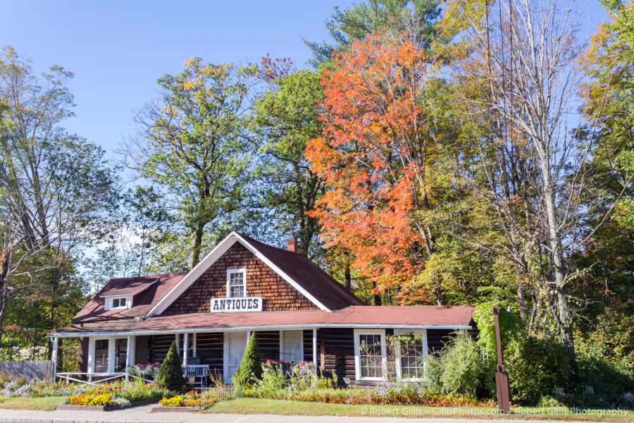 040 North Conway - Landmarks - Antique Store in Autumn