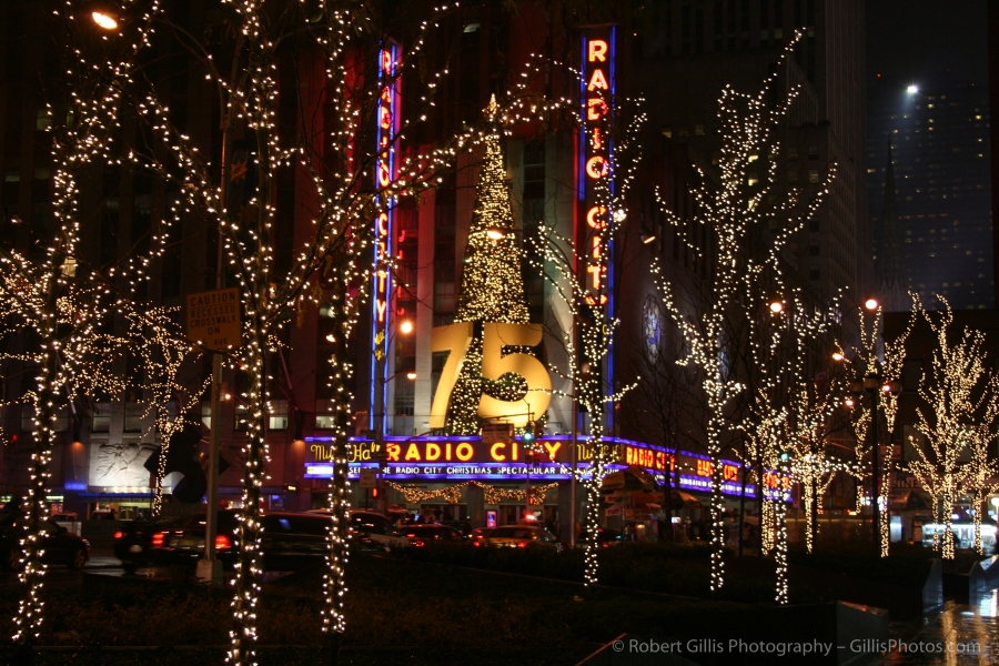 07 NY Xmas - Radio City Music Hall At Christmas 01