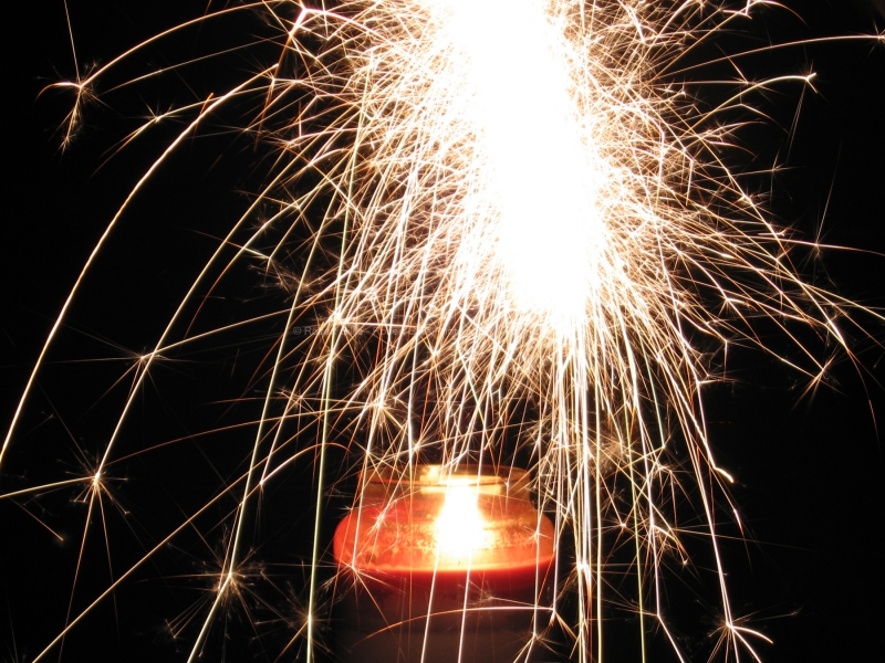 63-Fire-4th-of-July-Sparkler