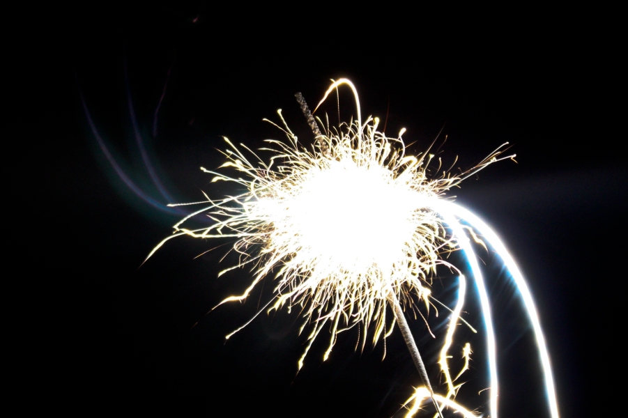 64-Fire-4th-of-July-Sparkler