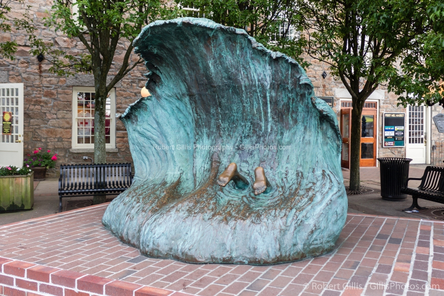 004-RI-Newport-The-Feet-and-the-Wave-Sculpture