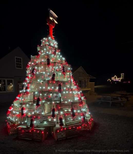 080-York-Foxs-Lobster-House-Lobster-Trap-Christmas-Tree-and-Nubble